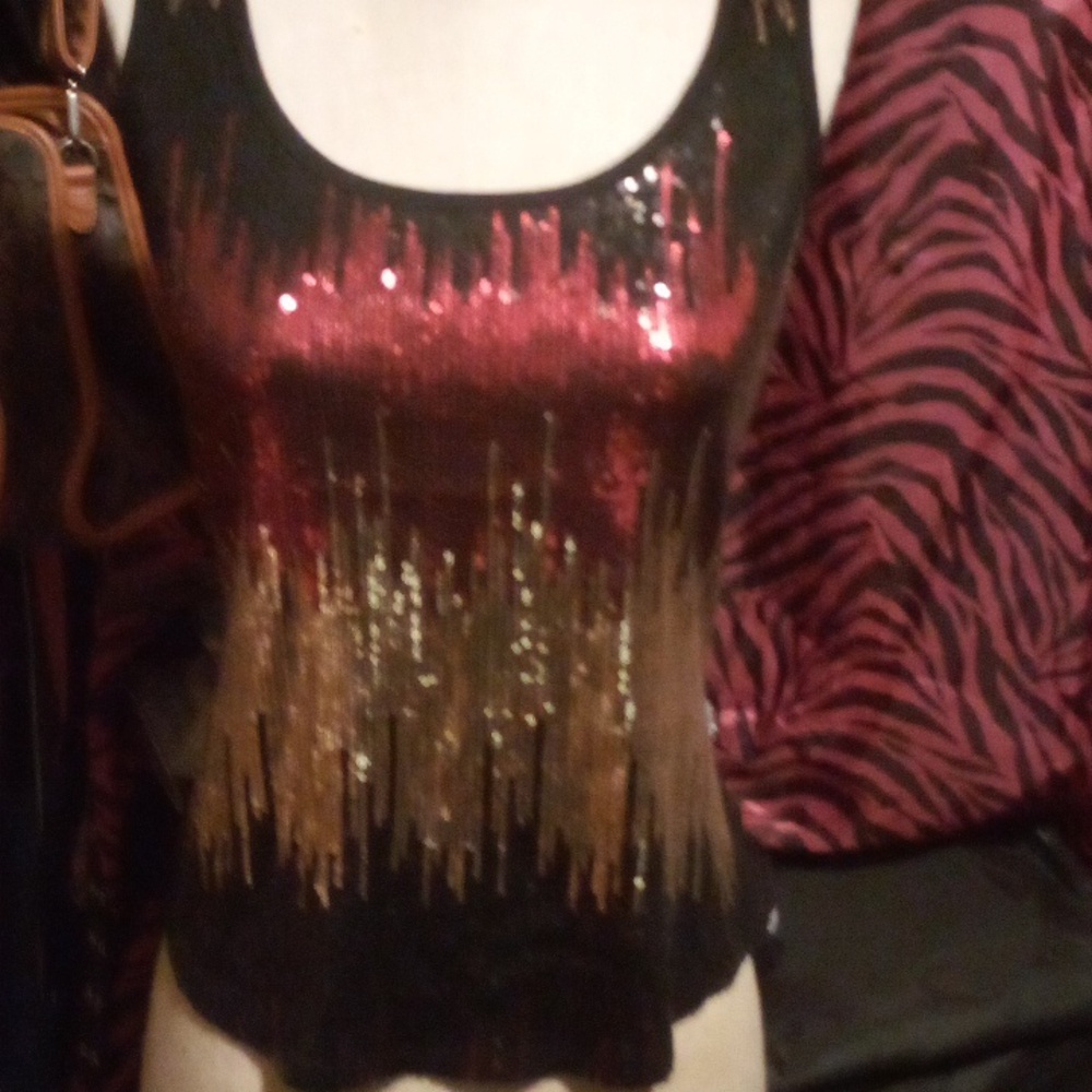 Bisou Bisou Sm. Sparkly, very sexy, tee.  NWOT